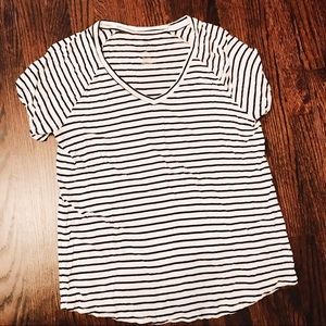 American Eagle vneck